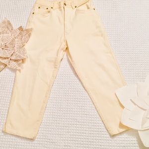 Bill Blass Jeans Colored Denim Capri Size 8 yellow